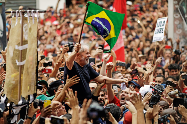 Lula: de volta às ruas