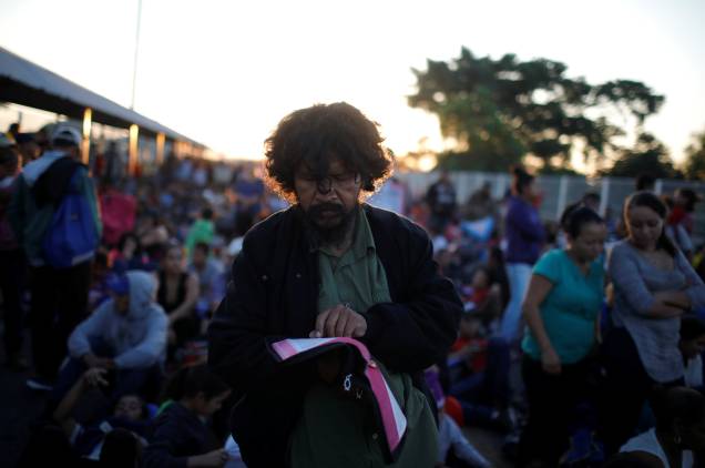 <span style="font-weight:400;">Após a uma caravana que reuniu mais de 4.000 pessoas em Tecun Uman em outubro de 2018, Donald Trump, ameaçou </span><span style="font-weight:400;">punir economicamente</span><span style="font-weight:400;"> México e América Central para restringirem fluxo - 20/01/2020</span> <span style="font-weight:400;">Após a uma caravana que reuniu mais de 4.000 pessoas em Tecun Uman em outubro de 2018, Donald Trump, ameaçou </span><span style="font-weight:400;">punir economicamente</span><span style="font-weight:400;"> México e América Central para restringirem fluxo - 20/01/2020</span>