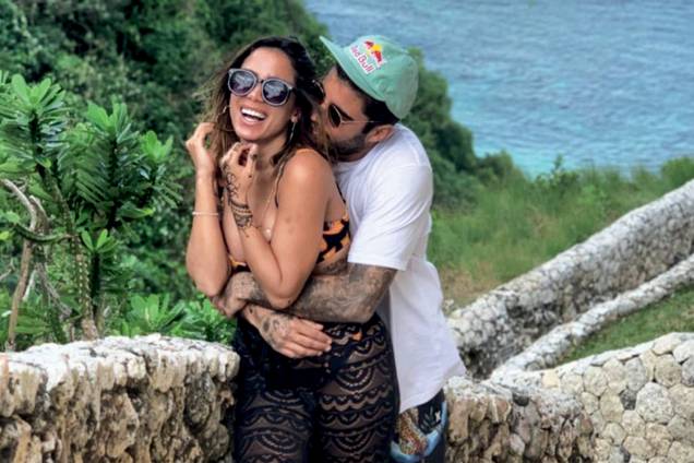 PEDRO SCOOBY - Três meses depois da lua de mel iniciada em Bali, o casal terminou por telefone, para a alegria da ex dele Luana Piovani PEDRO SCOOBY - Três meses depois da lua de mel iniciada em Bali, o casal terminou por telefone, para a alegria da ex dele Luana Piovani