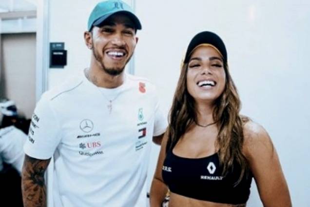 LEWIS HAMILTON - Apontado como um de seus namorados, o piloto de Fórmula 1 foi rebaixado a affair: “Namoro é uma coisa muito forte” LEWIS HAMILTON - Apontado como um de seus namorados, o piloto de Fórmula 1 foi rebaixado a affair: “Namoro é uma coisa muito forte”