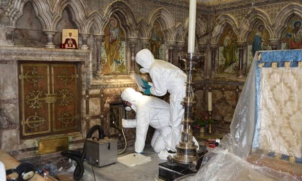 Ossada encontrada na Inglaterra pode ser de santa do século XIX