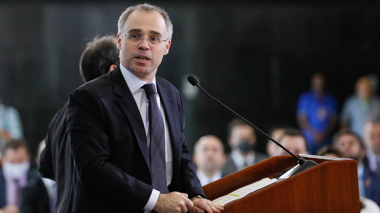 O ministro da Justiça e Segurança Pública, André Luiz de Almeida Mendonça