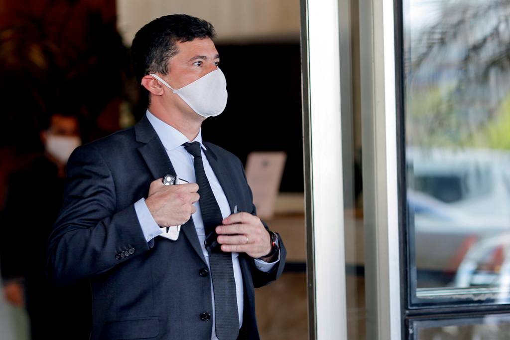 Former Brazil’s Justice Minister Sergio Moro arrives at a hotel after a meeting in the Federal Police headquarters, in Brasilia Former Brazil’s Justice Minister Sergio Moro arrives at a hotel after a meeting in the Federal Police headquarters, in Brasilia