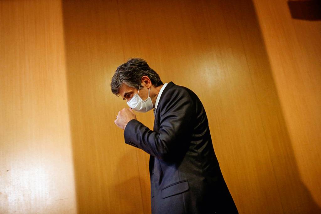 Brazil’s Health Minister Teich arrives to attend a news conference, amid the coronavirus disease (COVID-19) outbreak in Brasilia Brazil’s Health Minister Teich arrives to attend a news conference, amid the coronavirus disease (COVID-19) outbreak in Brasilia