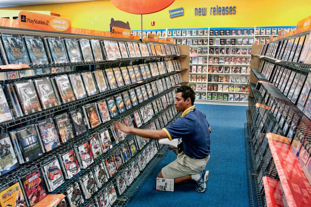 Blockbuster Targets Hispanic Market With Spanish-Language Movies Blockbuster Targets Hispanic Market With Spanish-Language Movies