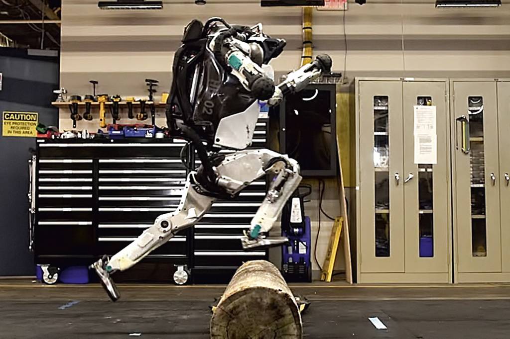 PARKOUR-ATLAS-ROBOT-SUPERMAN-2.jpg PARKOUR-ATLAS-ROBOT-SUPERMAN-2.jpg