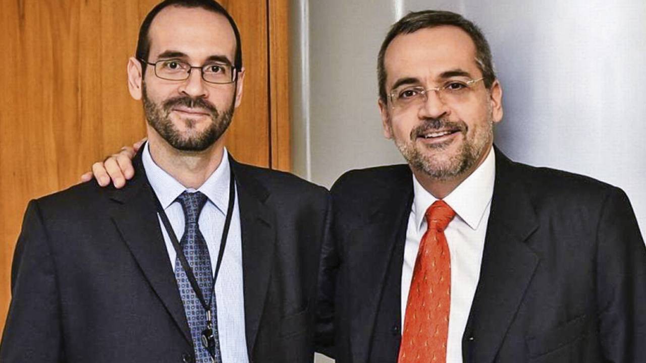 OS ALIADOS - Os irmãos Arthur e Abraham Weintraub: discussão por um patrimônio de aproximadamente 3 milhões de reais
