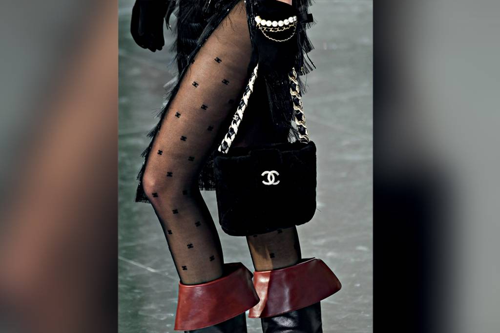 Chanel : Runway – Paris Fashion Week Womenswear Fall/Winter 2020/2021 Chanel : Runway – Paris Fashion Week Womenswear Fall/Winter 2020/2021