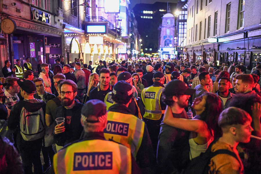 Pubs reabrem em Londres
