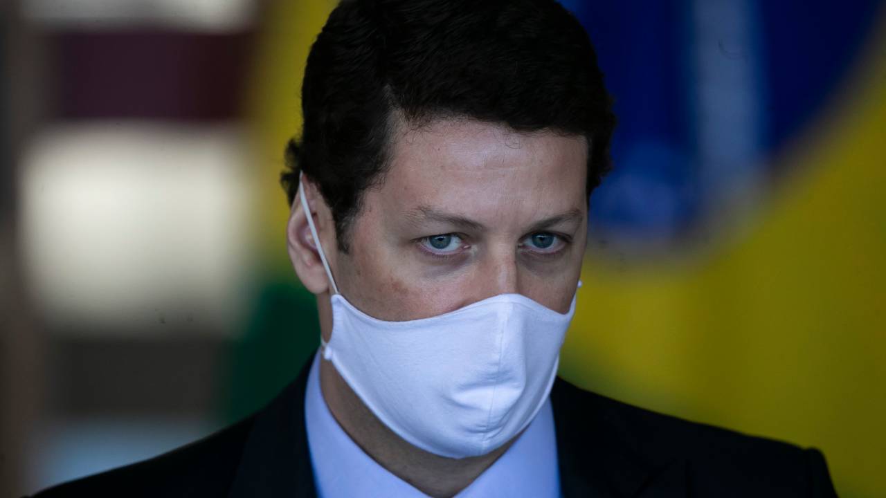 PF cita movimentações suspeitas de dinheiro contra Salles e servidores