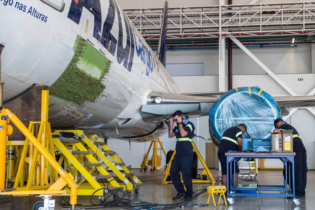 Azul corre contra o tempo para evitar falta de combustível em aeronaves