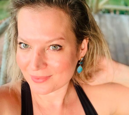 Joice Hasselmann ironiza operação da PF contra Carlos Bolsonaro