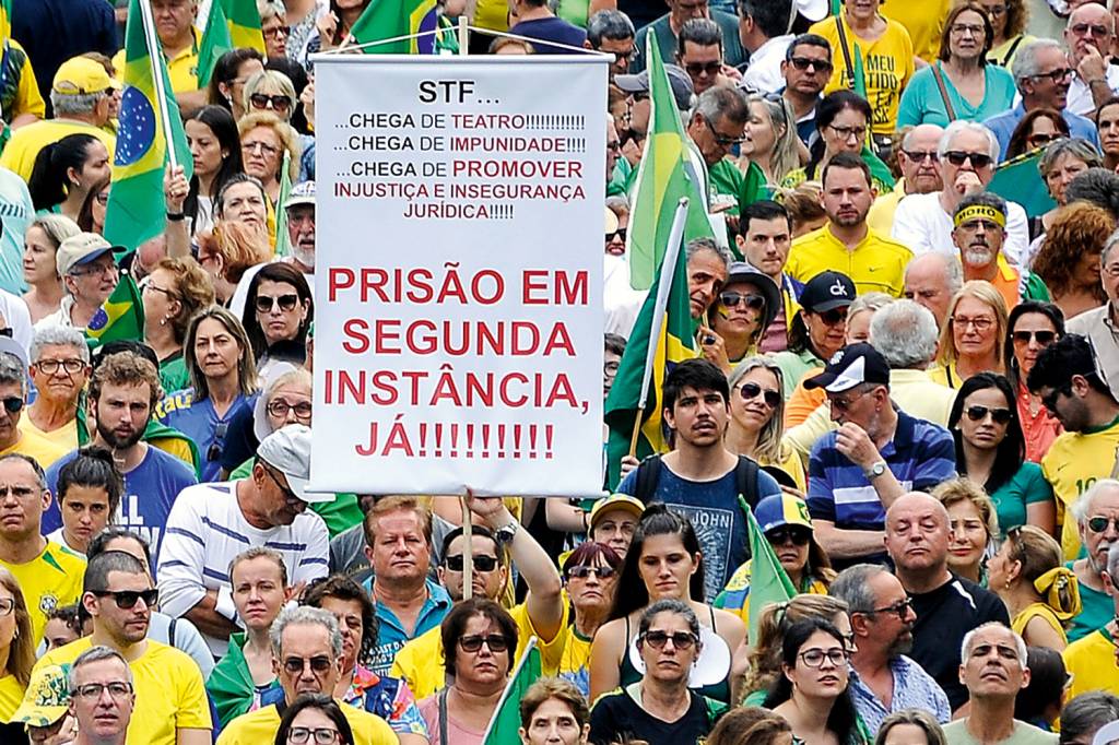 ManifestaÁ¿o da pris¿o em segunda instancia em Porto Alegre ManifestaÁ¿o da pris¿o em segunda instancia em Porto Alegre