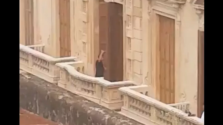 Hotel histórico e quadra de futebol improvisada: a vida de R10 no Paraguai