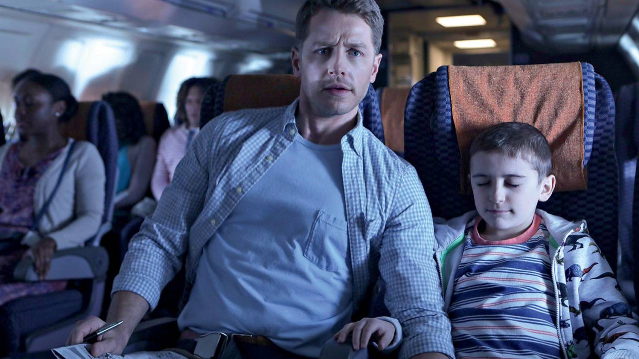 TENSÃO - Josh Dallas e Jack Messina em Manifest: como em Lost, a série tem pesadelo de avião e lances sobrenaturais -