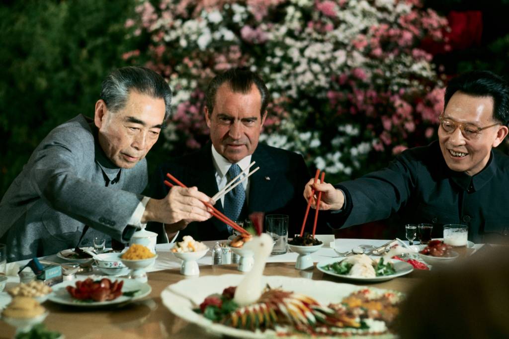 Richard Nixon Eating with Zhou Enlai and Chang Chun-chiao Richard Nixon Eating with Zhou Enlai and Chang Chun-chiao