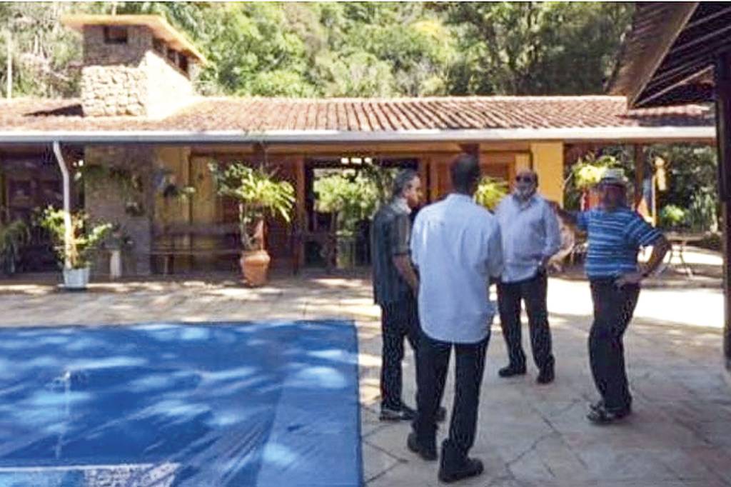 LULA-LEO-PINHEIRO-SITIO-ATIBAIA-01.jpg .