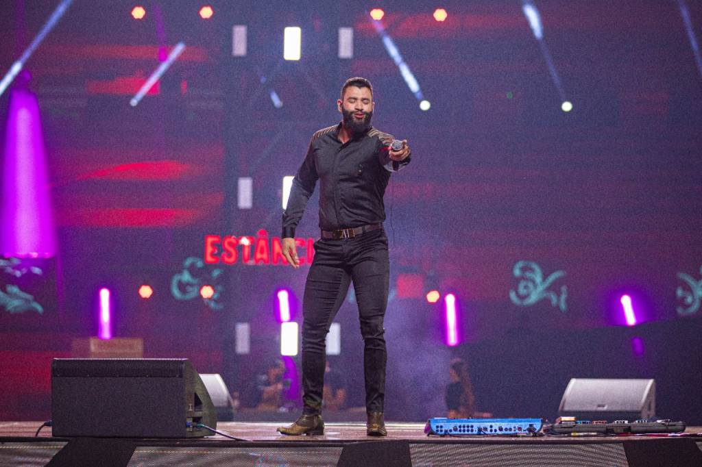 Justiça tira passaporte e porte de arma de Gusttavo Lima