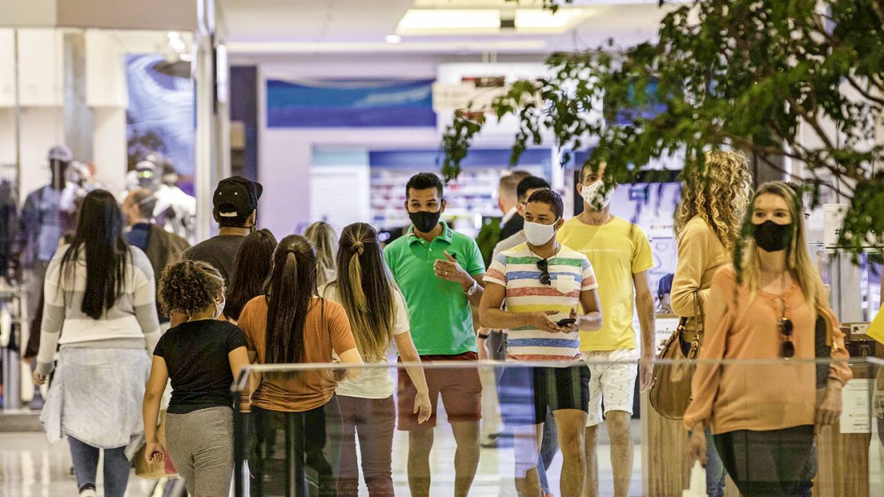 TEMPOS DIFÍCEIS - Shopping em São Paulo: o movimento de clientes continua fraco mesmo após semanas da reabertura