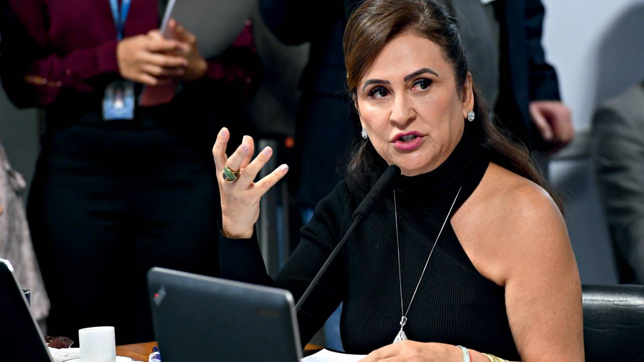 PIONEIRA - Kátia Abreu: a primeira mulher a virar ministra da Agricultura -