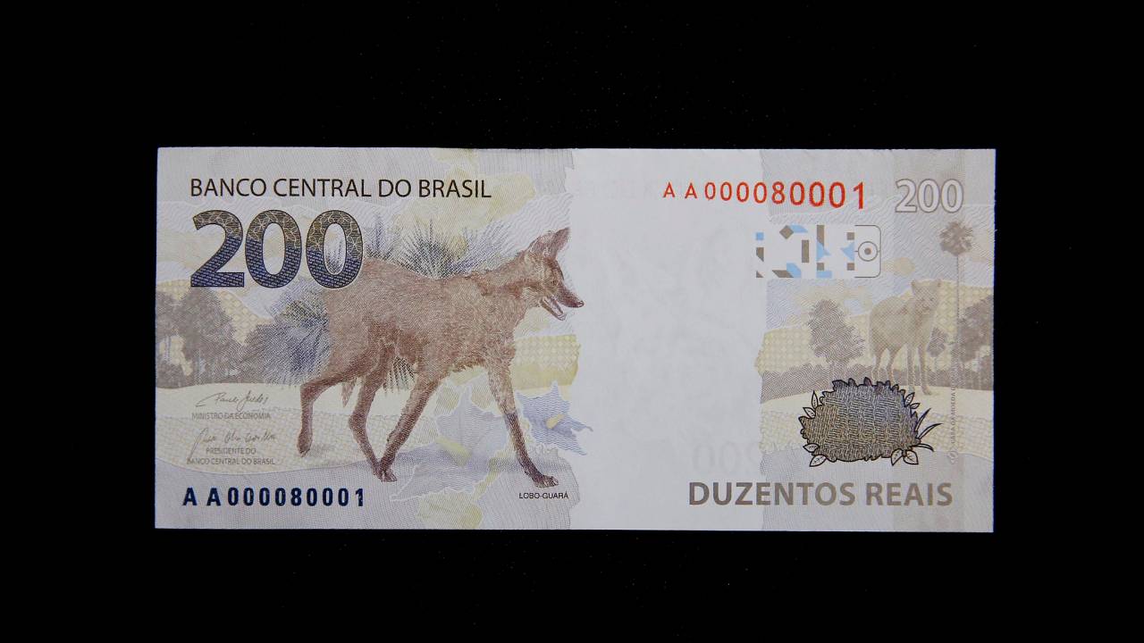 200 reais