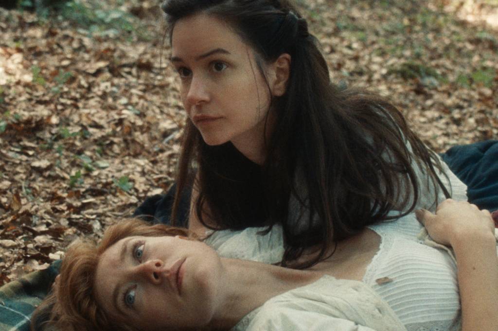 59485-THE_WORLD_TO_COME_-_Official_still__2_ 59485-THE_WORLD_TO_COME_-_Official_still__2_