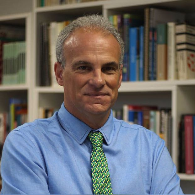 Alberto Almeida Cientista político, Carlos Alberto Almeida prepara nova versão de pes