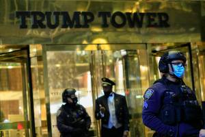 Reforço policial em frente ao prédio de Trump em Nova York