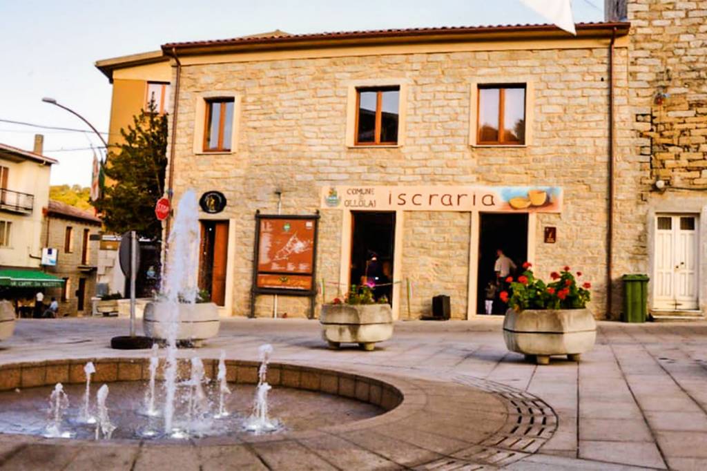 https://edition.cnn.com/travel/article/ollolai-italy-one-euro-homes/index.html https://edition.cnn.com/travel/article/ollolai-italy-one-euro-homes/index.html