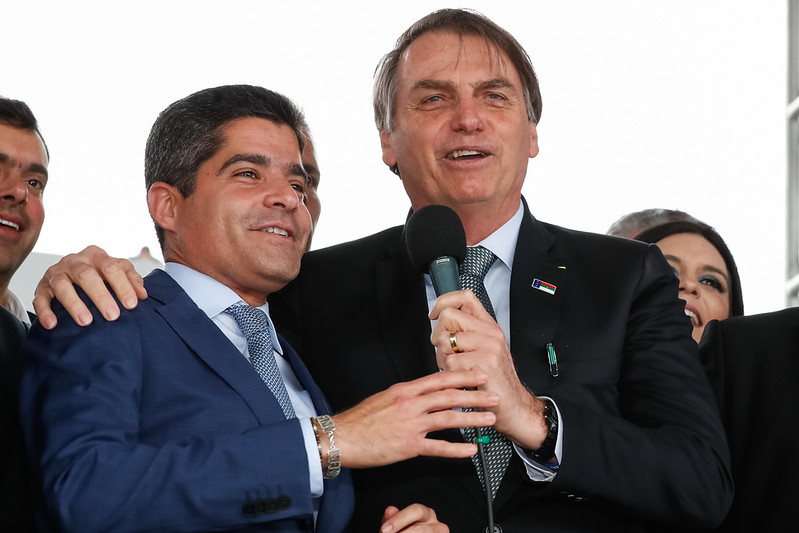 Acordo Bolsonaro-ACM Neto abre portas do DEM à teologia da prosperidade