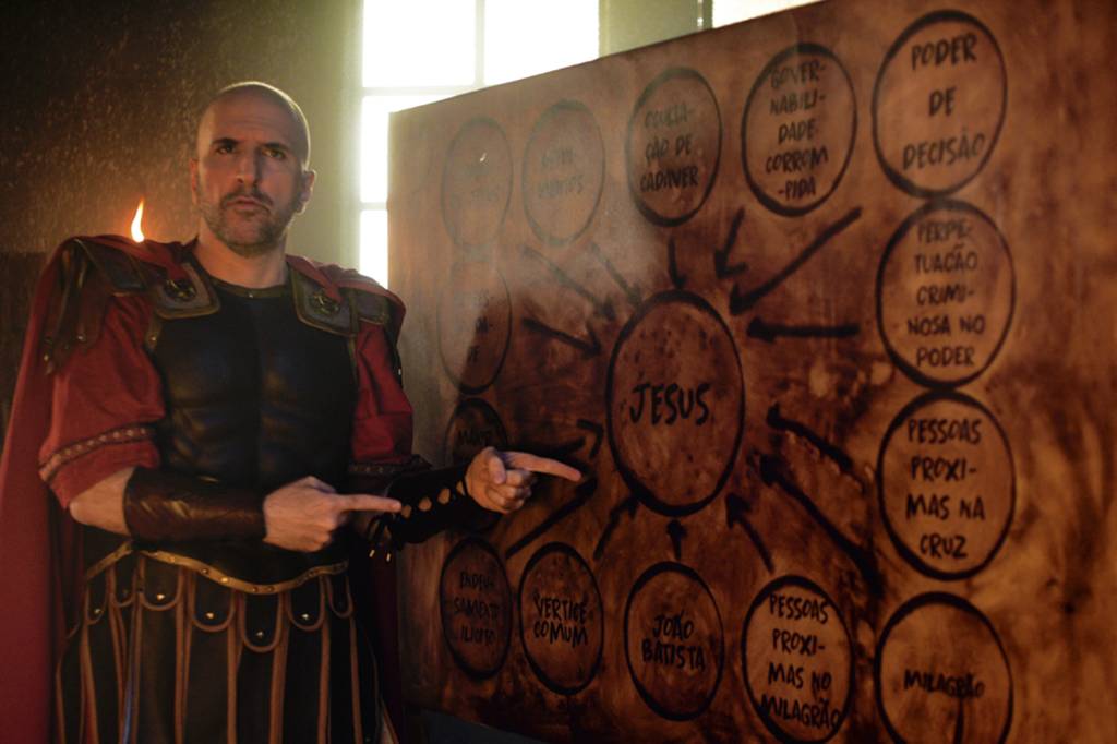 PDF_EspecialNatal2020_SerendipityInc_201426_TRATADA.jpg AQUELE POWERPOINT - Centurião (Antonio Tabet) com “prova coletiva de convicções”: o filme ironiza episódio da Lava-Jato ao investigar “ligações criminosas” de Jesus -