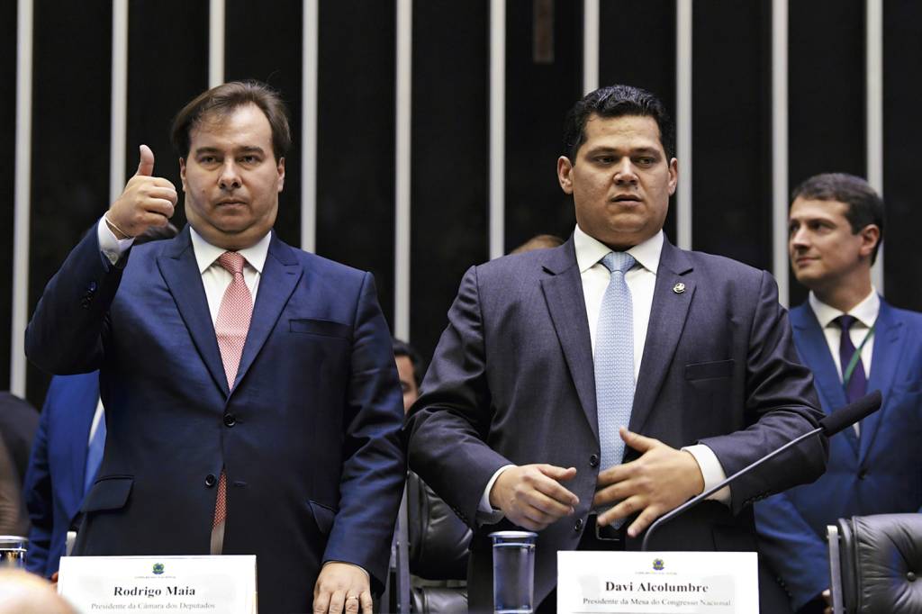 RODRIGO-MAIA-DAVI-ALCOLUMBRE-2019-11-(1)(1).jpg DERROTADOS - Maia e Alcolumbre: planos de reeleição interrompidos -