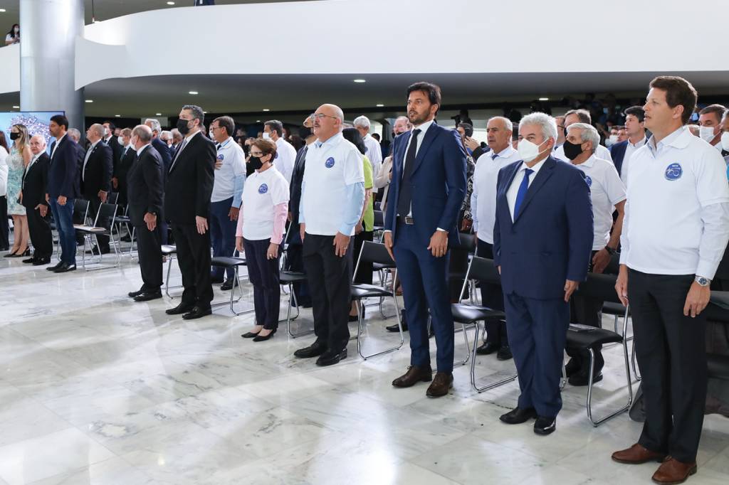 12/01/2021 Cerimônia alusiva aos 160 anos da CAIXA SUBSERVIÊNCIA - Ministros no Planalto: os que querem agradar ao presidente não usam equipamento de proteção -