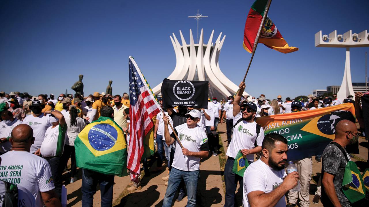 DIREITA, VOLVER - Manifestação bolsonarista em Brasília: exigência de retomada das pautas ideológicas -