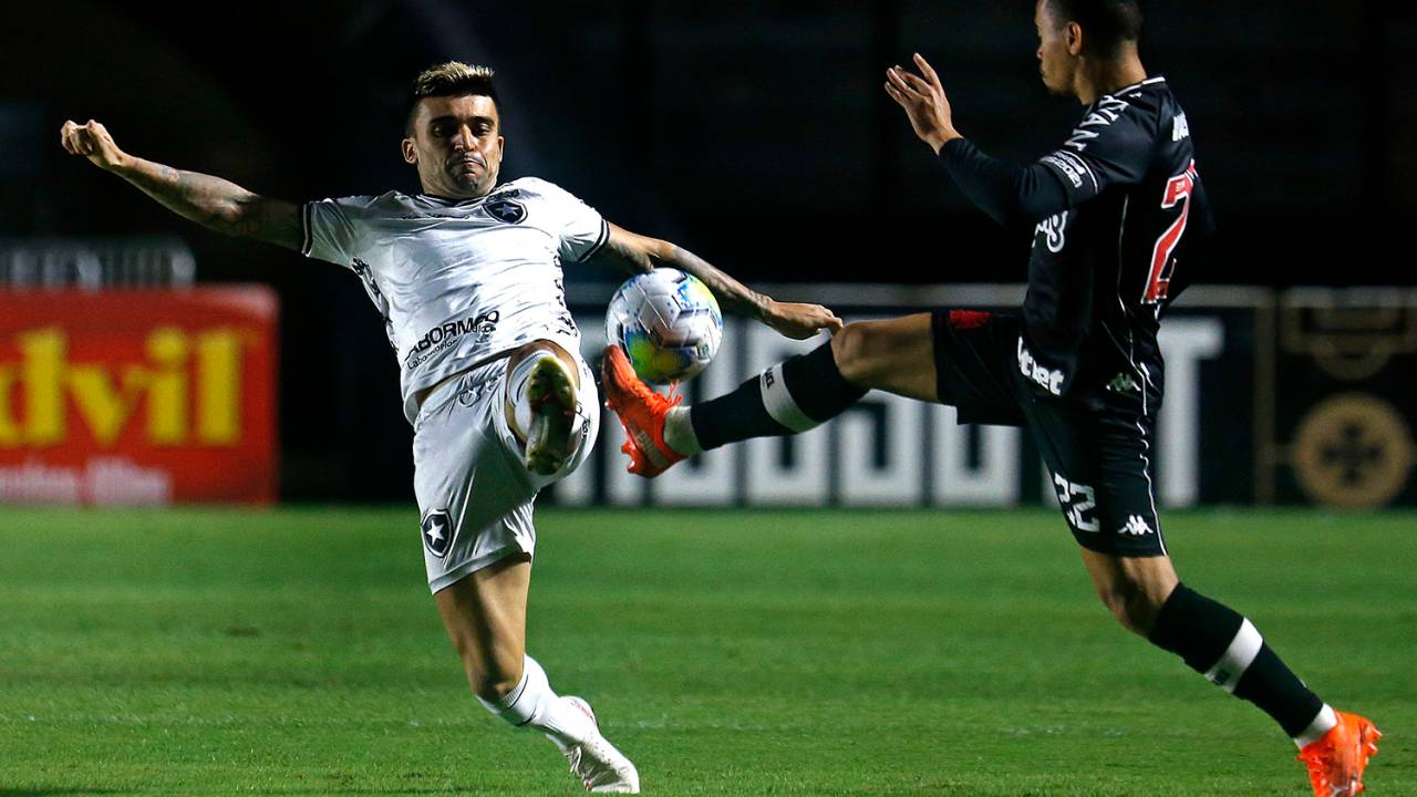 Vasco e Botafogo em seu último confronto disputado pela Copa do Brasil, no Estádio Sao Januário -