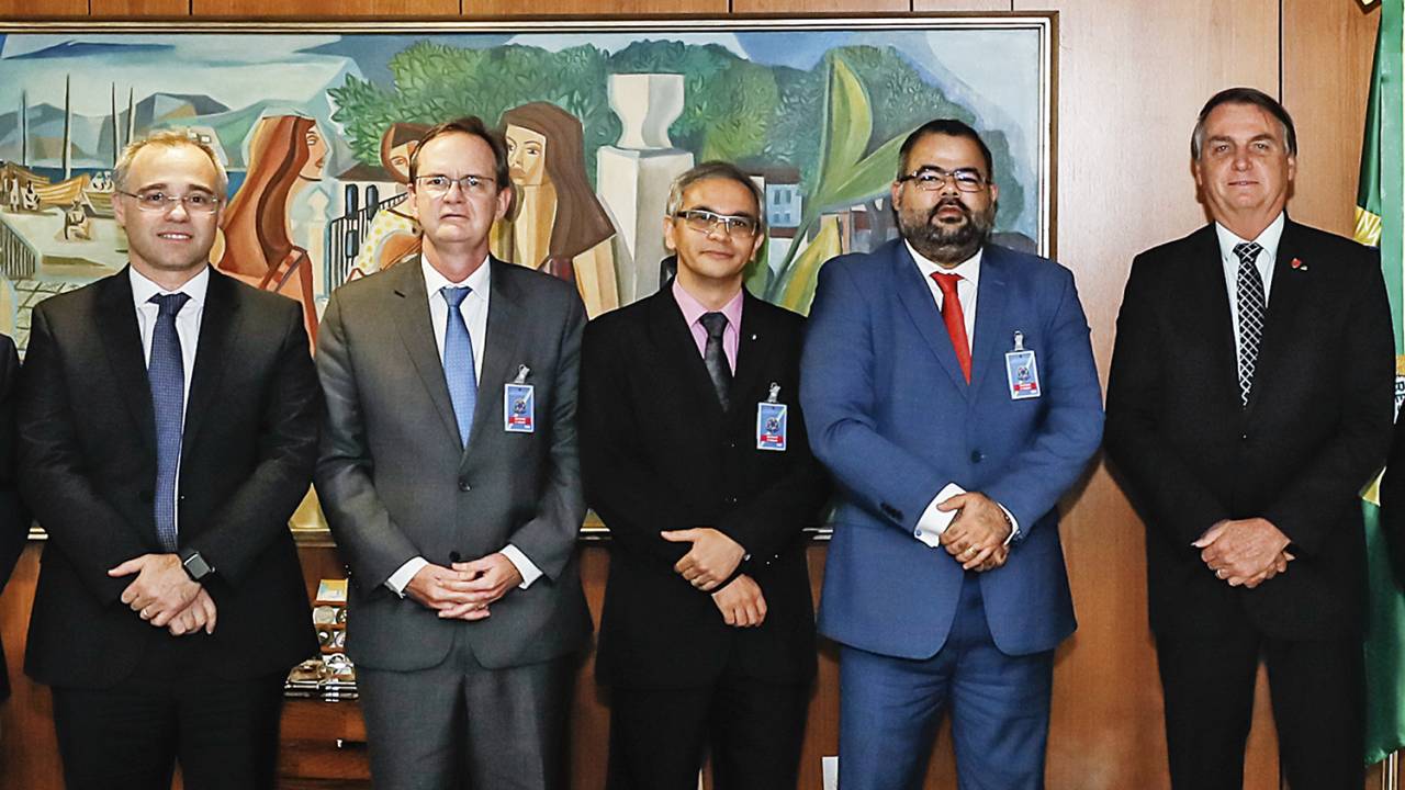 OREMOS - André Mendonça e Sabo Paes (à esq.): conversa com o presidente sobre a próxima vaga no Supremo -