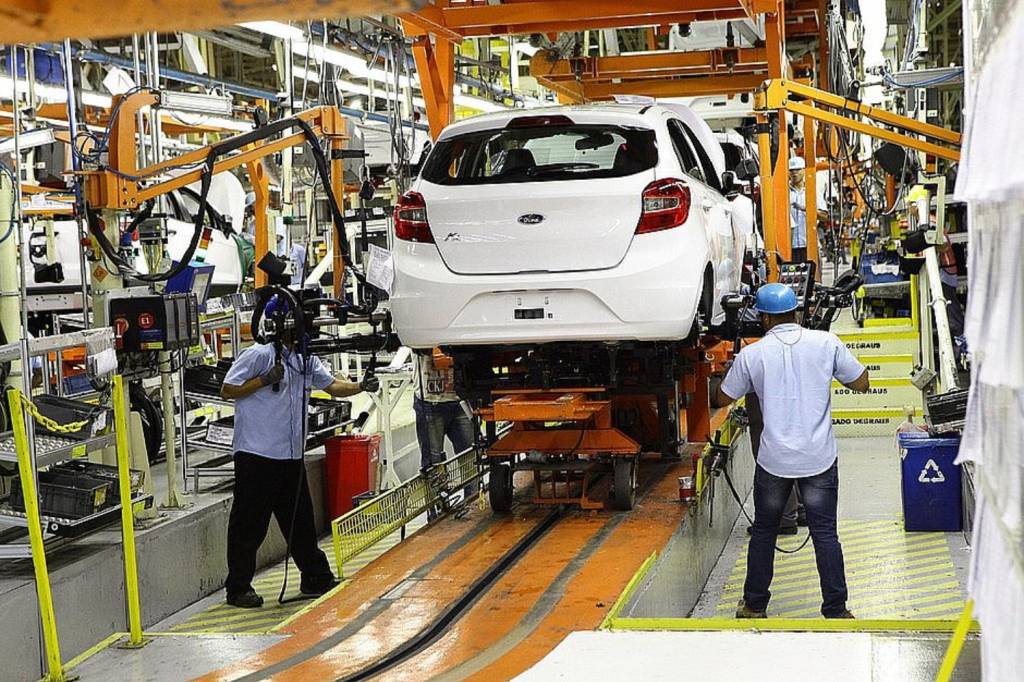 Ford dobra funcionários em pesquisa no Brasil após fechar fábricas