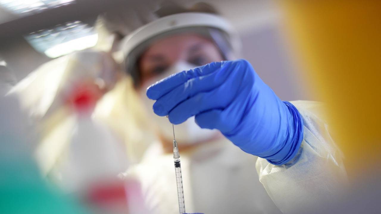 ESFORÇO GLOBAL - Pesquisa da vacina com RNA: nova forma de imunizar que dispensa o uso de material biológico -