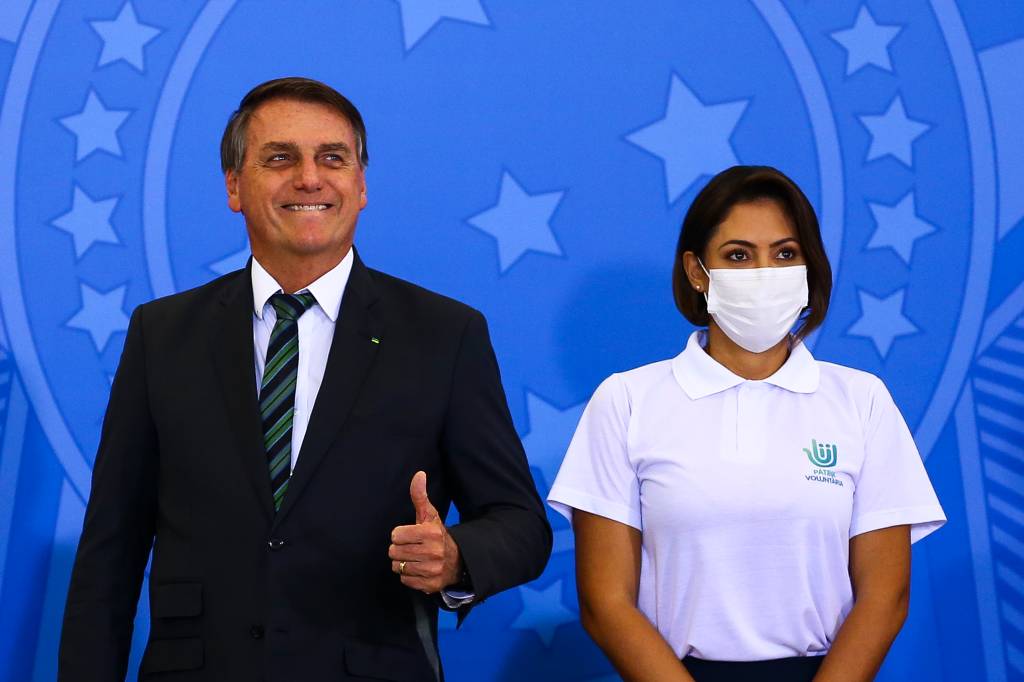 Bolsonaro a Michelle: ‘querida, encolhi mais um dos meus ministros’
