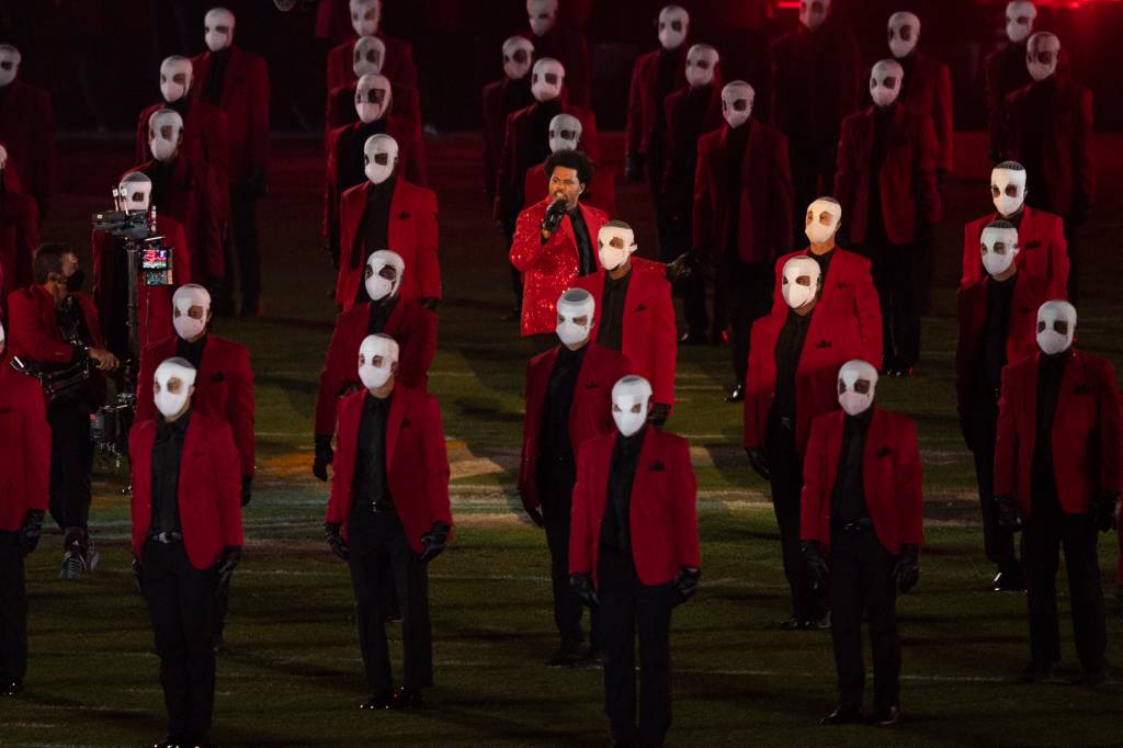Super Bowl LV Halftime Show O cantor The Weeknd em apresentação no intervalo do Super Bowl em 2021, em Tampa, Florida -