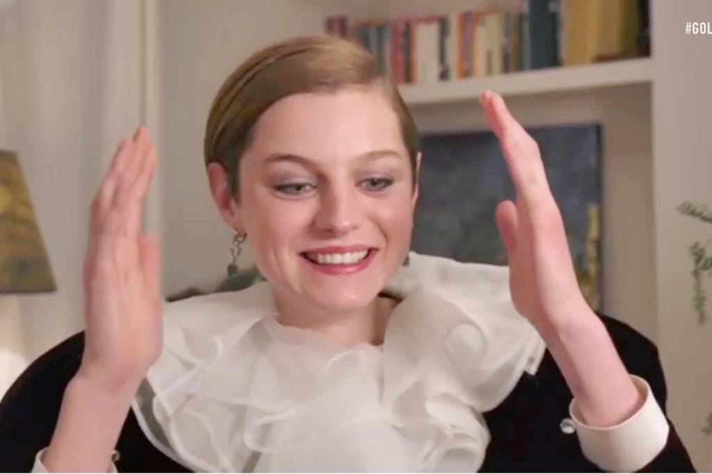 NBC’s “78th Annual Golden Globe Awards” – Show Emma Corrin celebra a vitória no Globo de Ouro como melhor atriz em série de drama por 'The Crown' -
