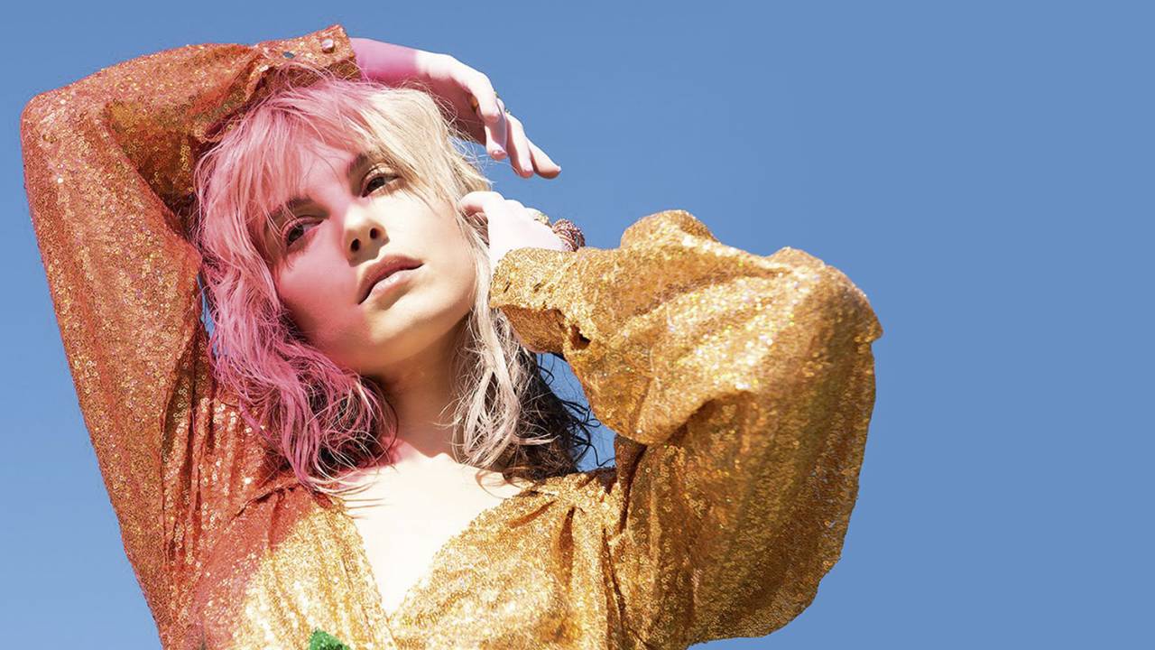 DO EMO AO FOLK - Hayley Williams: ela repassa a própria vida em disco feito em casa -