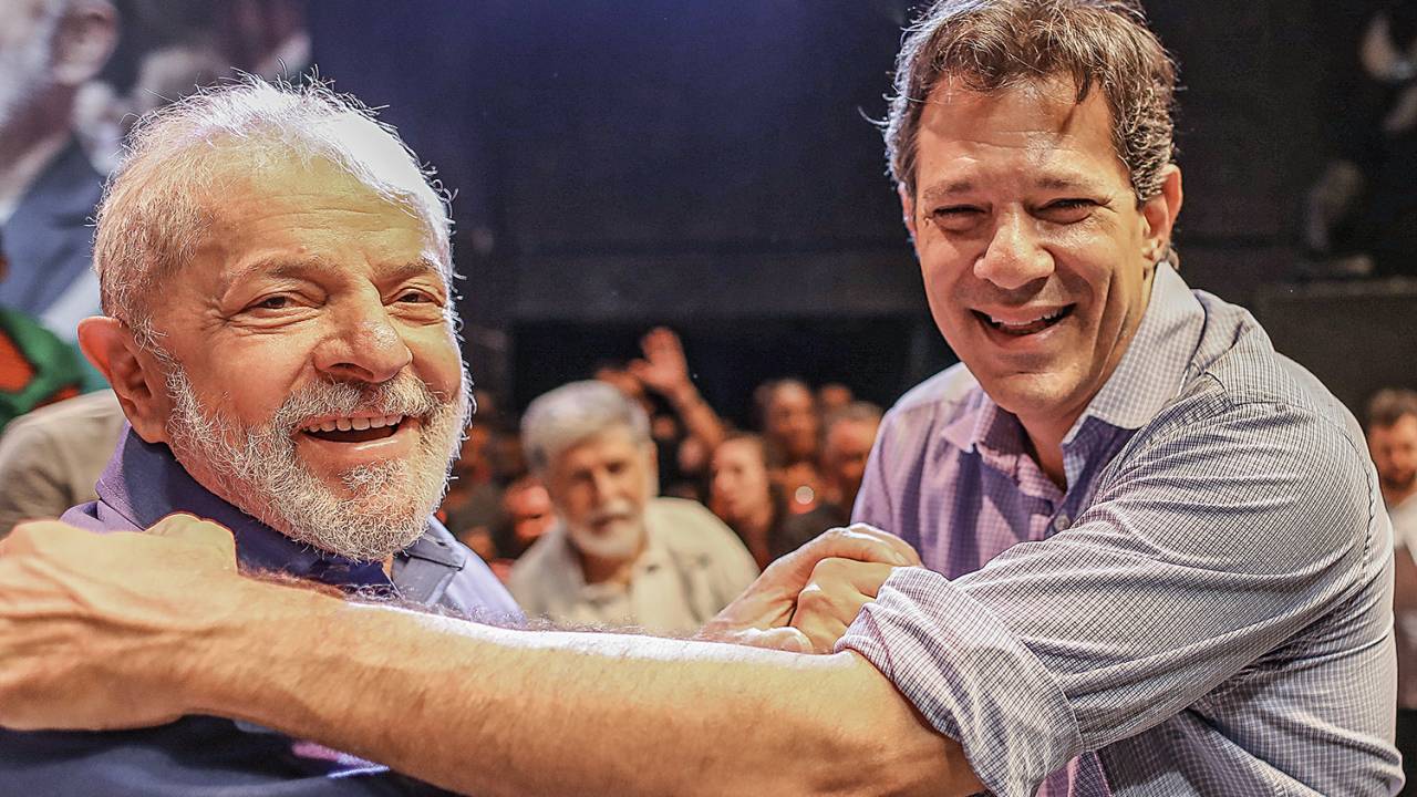 O ESCOLHIDO - Lula e Haddad: o PT organiza uma caravana pelo Brasil para o ex-prefeito ganhar musculatura -
