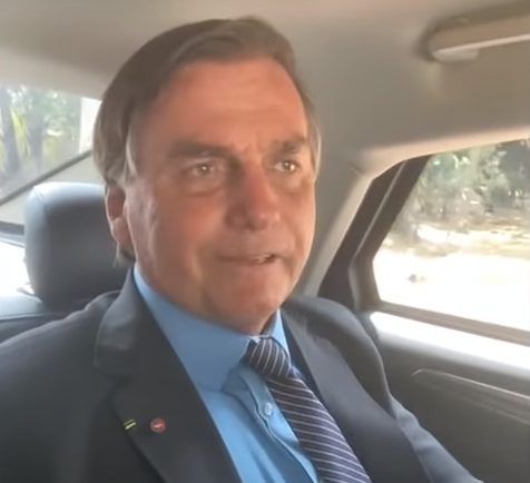 Bolsonaro entrega a Arthur Lira projeto de privatização dos Correios