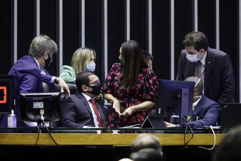 Deputados discutem PEC da Imunidade Parlamentar na Câmara