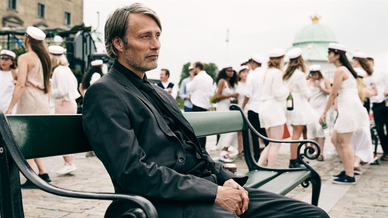 Cena do filme 'Druk - Mais uma Rodada', com Mads Mikkelsen -