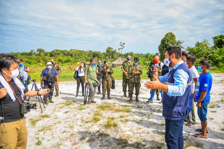 Vacinação contra a Covid-19 em tribos indígenas na Amazônia -