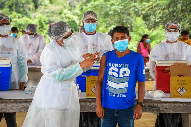 Vacinação contra a Covid-19 em tribos indígenas na Amazônia - Vacinação contra a Covid-19 em tribos indígenas na Amazônia -