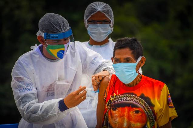 Vacinação contra a Covid-19 em tribos indígenas na Amazônia - Vacinação contra a Covid-19 em tribos indígenas na Amazônia -