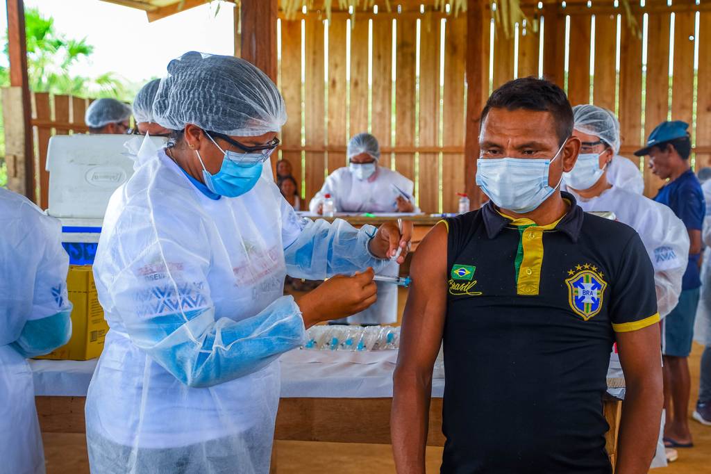 ADO23 Vacinação contra a Covid-19 em tribos indígenas na Amazônia -